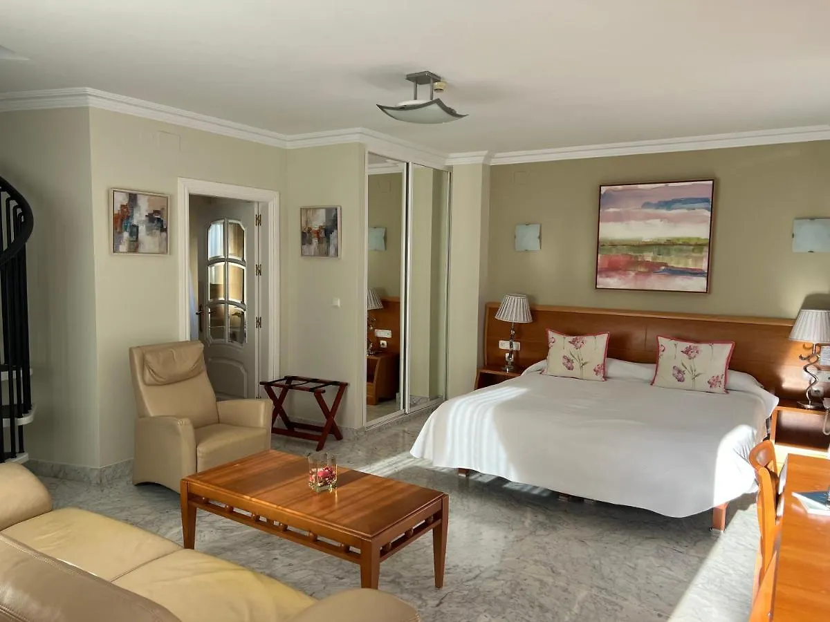 Hotel Paraiso Del Mar Nerja Spanyolország